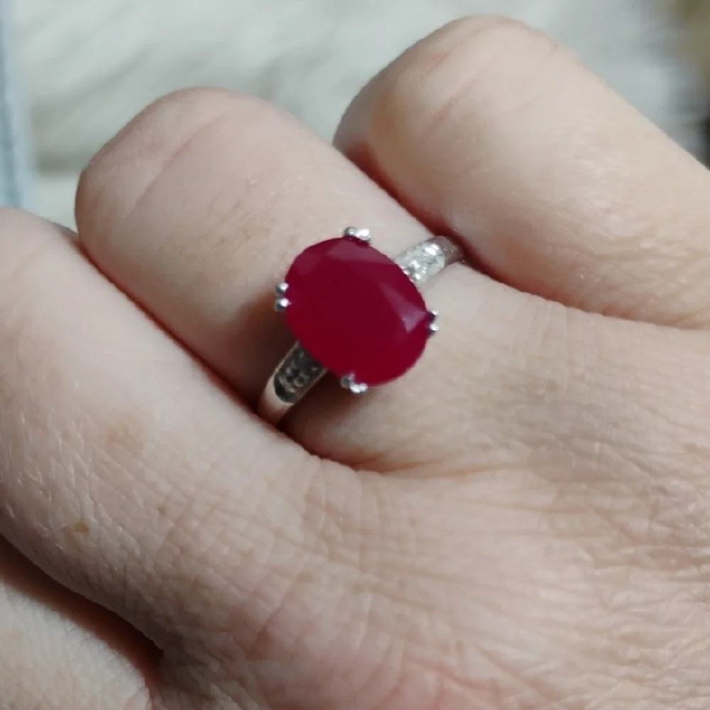 SALE! Radiant 10kt Solid White Gold Genuine Ruby & Diamond Engagement Ring - Picture 8 of 16
